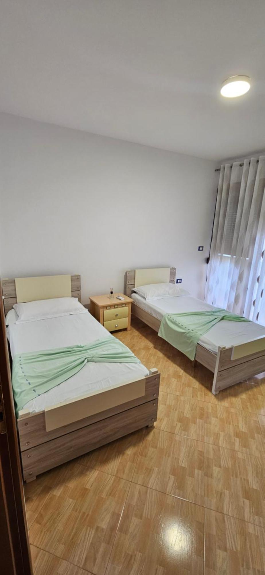 Apartament Zenuni *